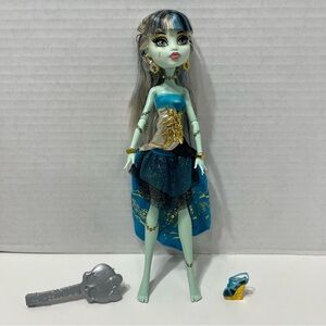 MONSTER HIGH Doll Frankie Stein 13 wishes doll toy